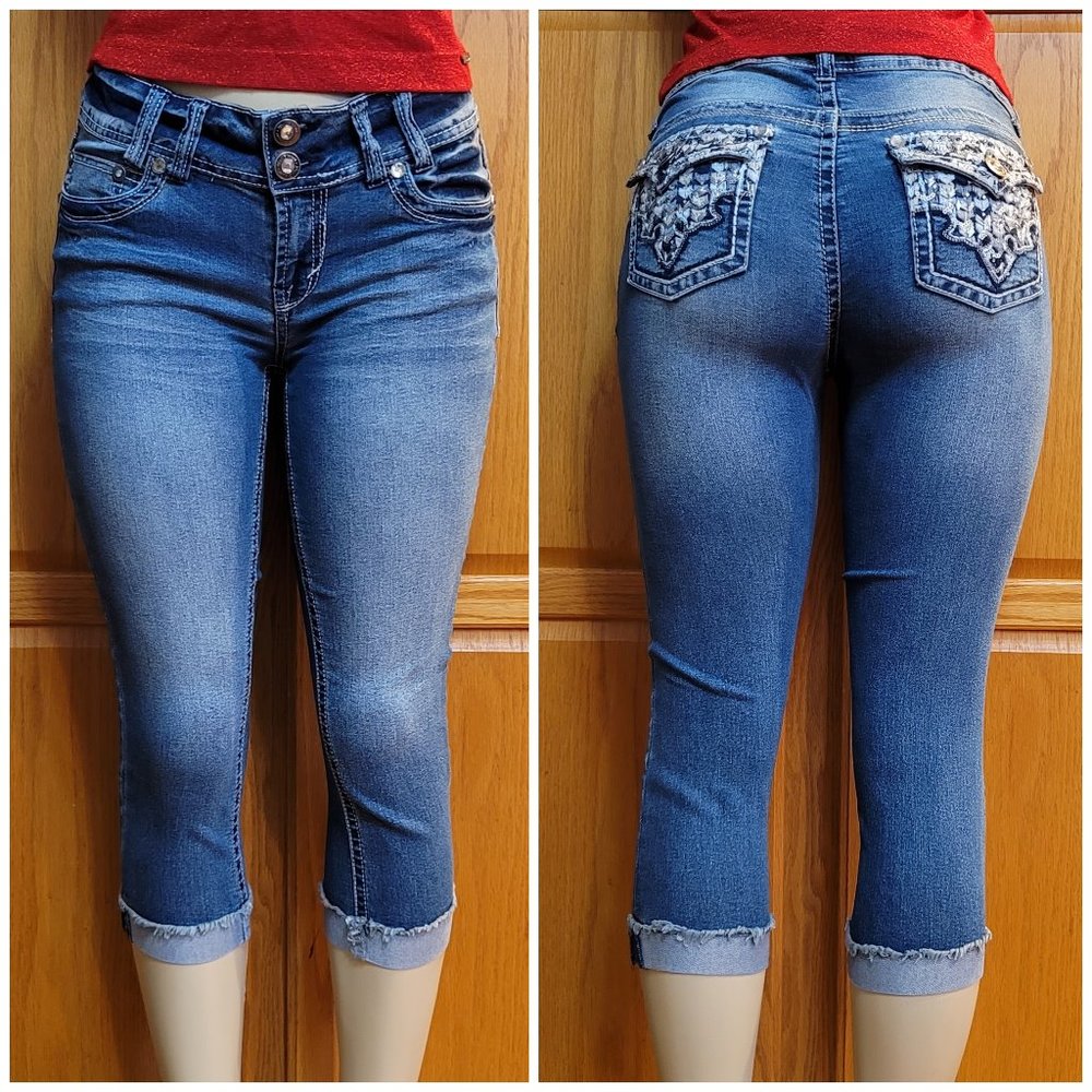 Wallflower Embellished Denim Capri Jeans